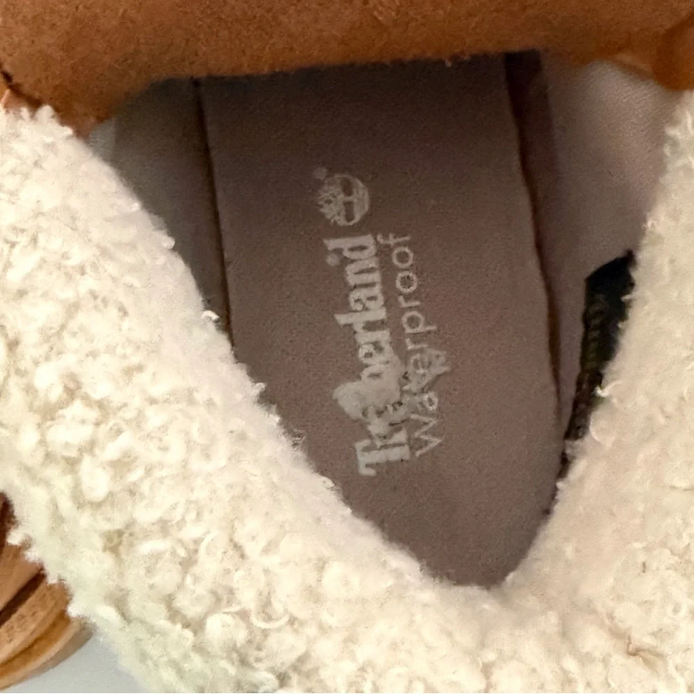 Timberland teddy fleece lace up boots light tan cream sherpa women’s 7 EUC - Picture 8 of 12